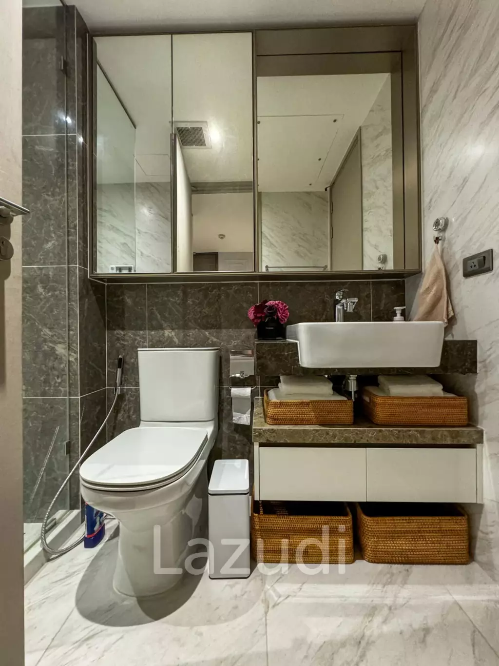 2 Bedroom 1 Bathroom 41 SQ.M  FYNN ASOKE
