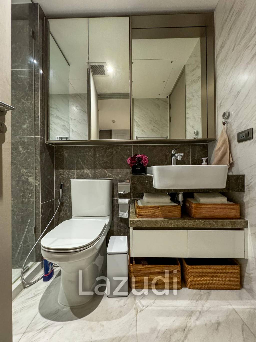 2 Bedroom 1 Bathroom 41 SQ.M  FYNN ASOKE