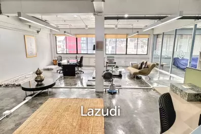 Ultra Luxury Modern Building in Khlong Toei Bangkok