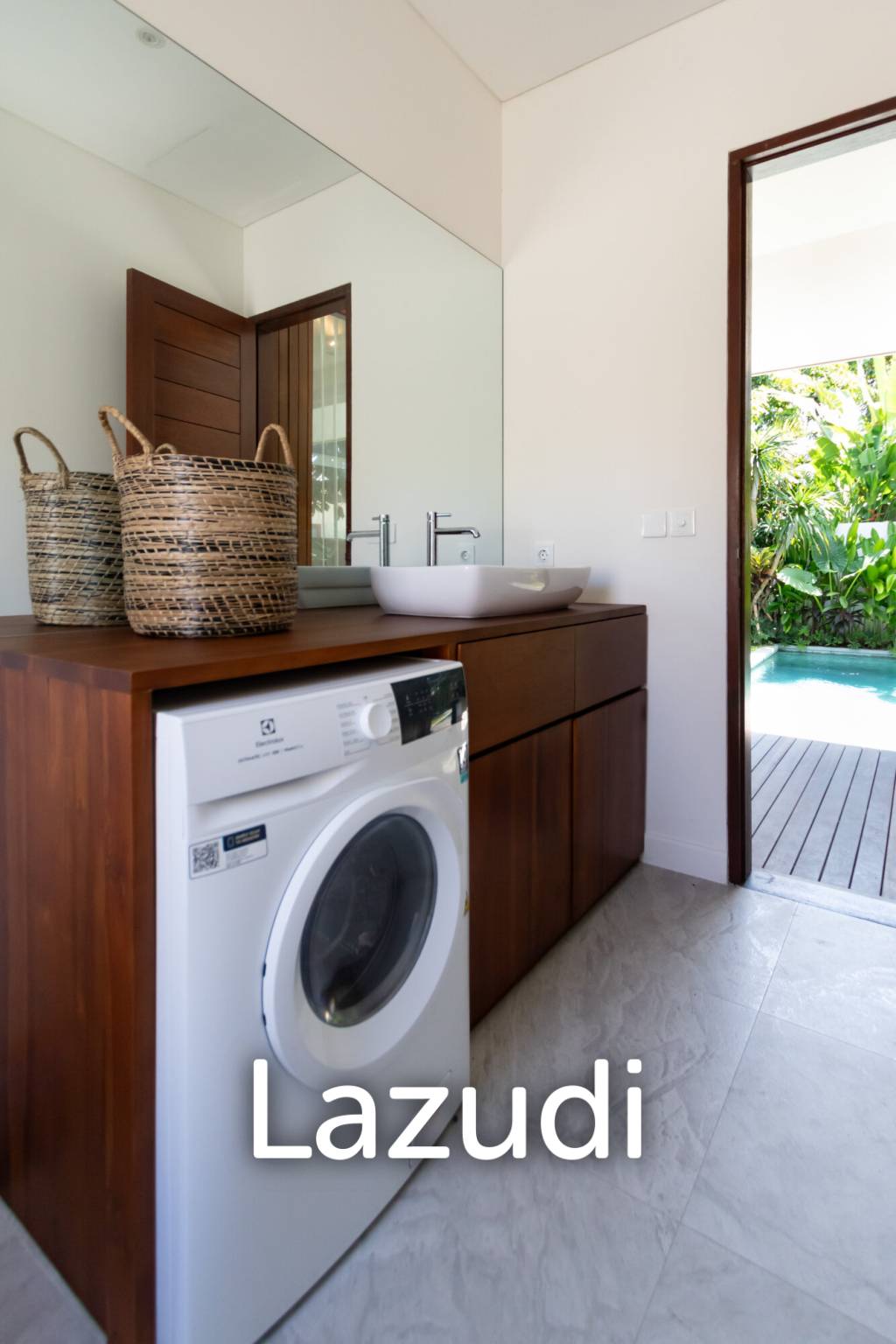Newly Built Luxury Villa Beach side Sanur