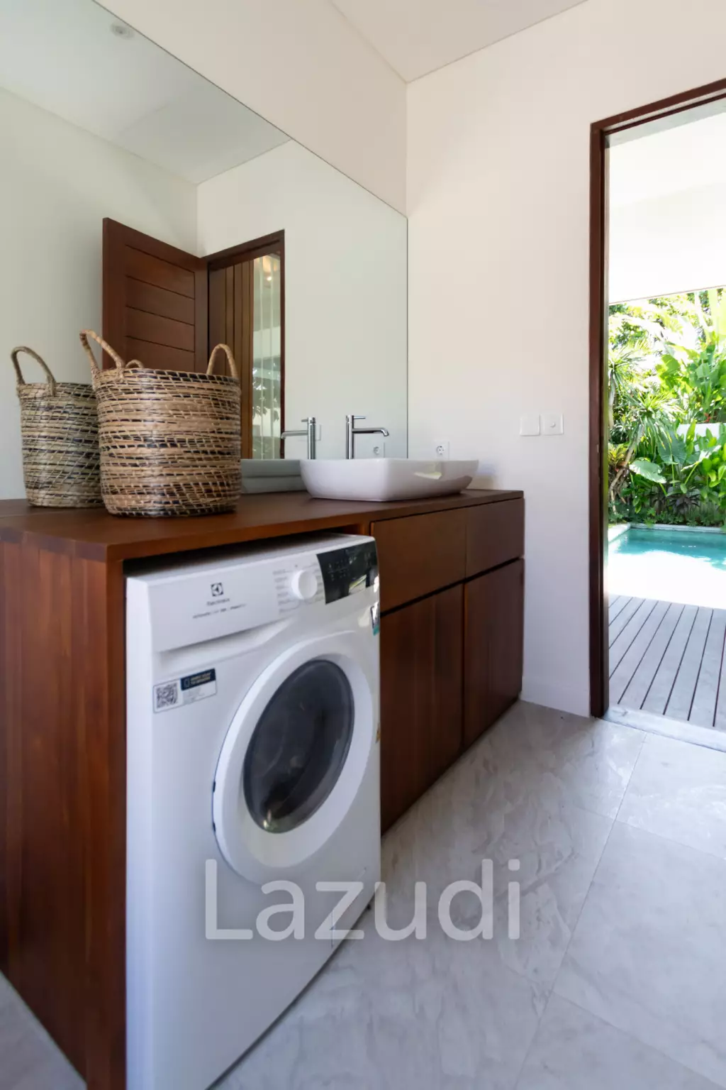 Newly Built Luxury Villa Beach side Sanur