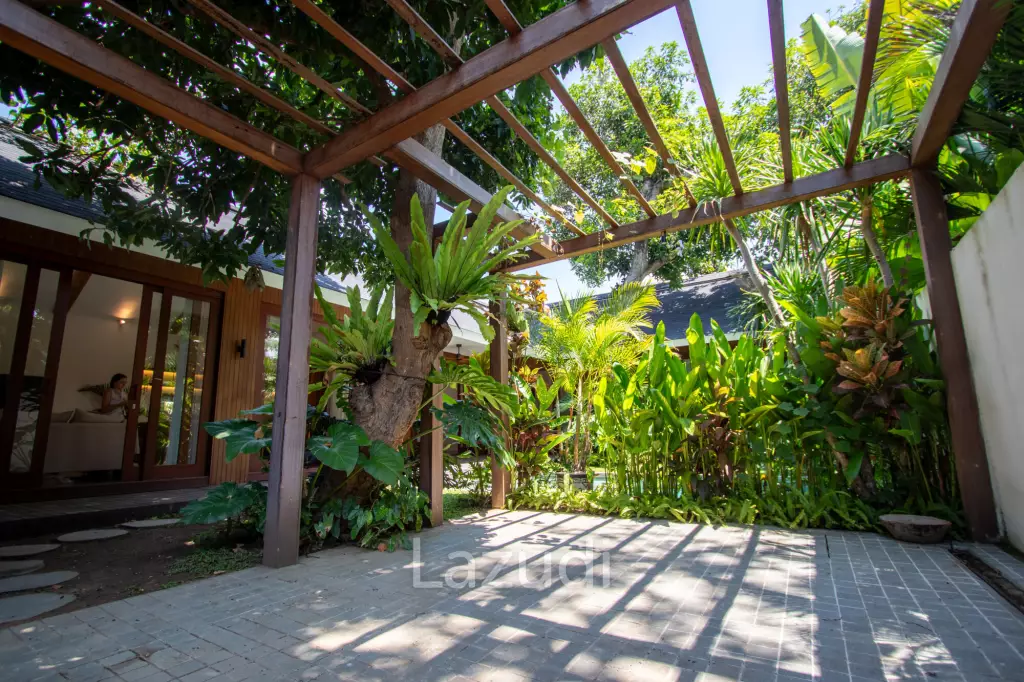 Newly Built Luxury Villa Beach side Sanur