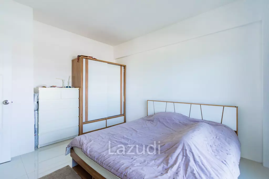 CONDOCHAIN : 1 Bed Beachfront condo for sale