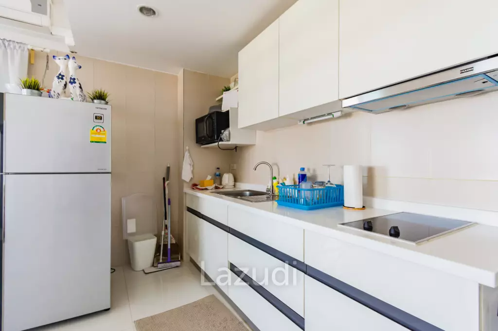 CONDOCHAIN : 1 Bed Beachfront condo for sale