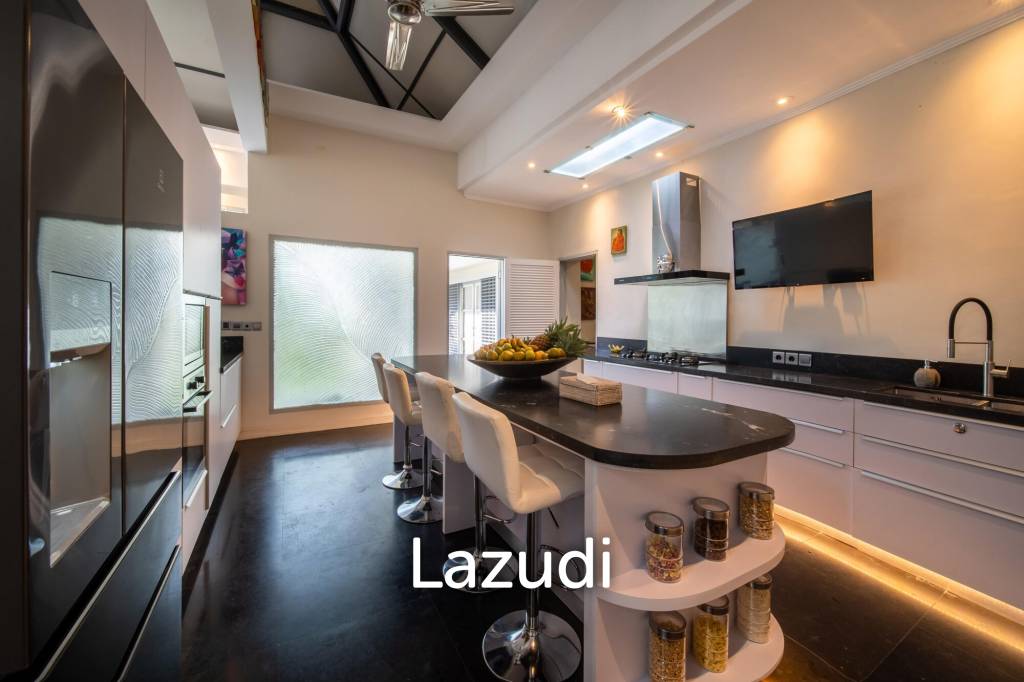 Spacious Four Bedroom Family Villa On Beachside Sanur