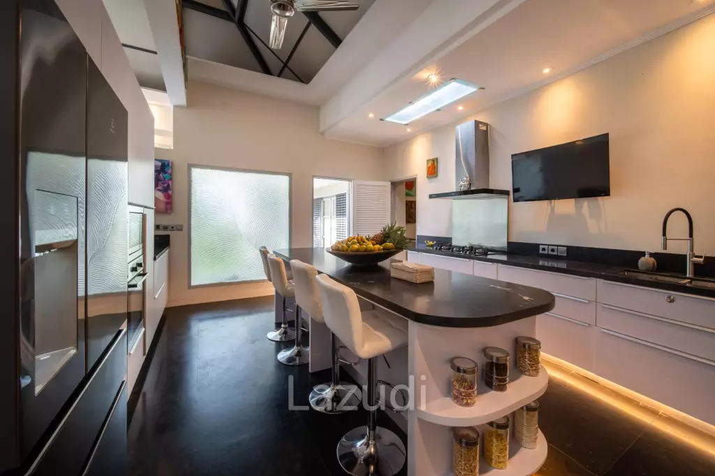 Spacious Four Bedroom Family Villa On Beachside Sanur