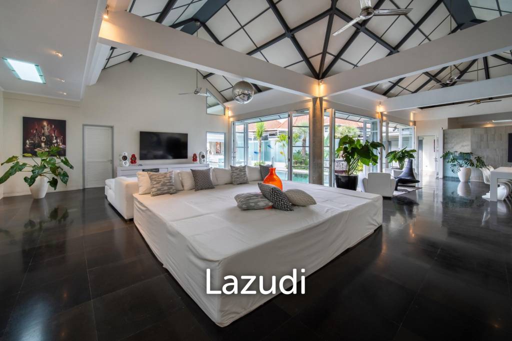 Spacious Four Bedroom Family Villa On Beachside Sanur