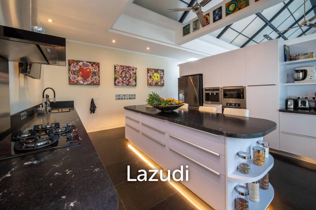 Spacious Four Bedroom Family Villa On Beachside Sanur
