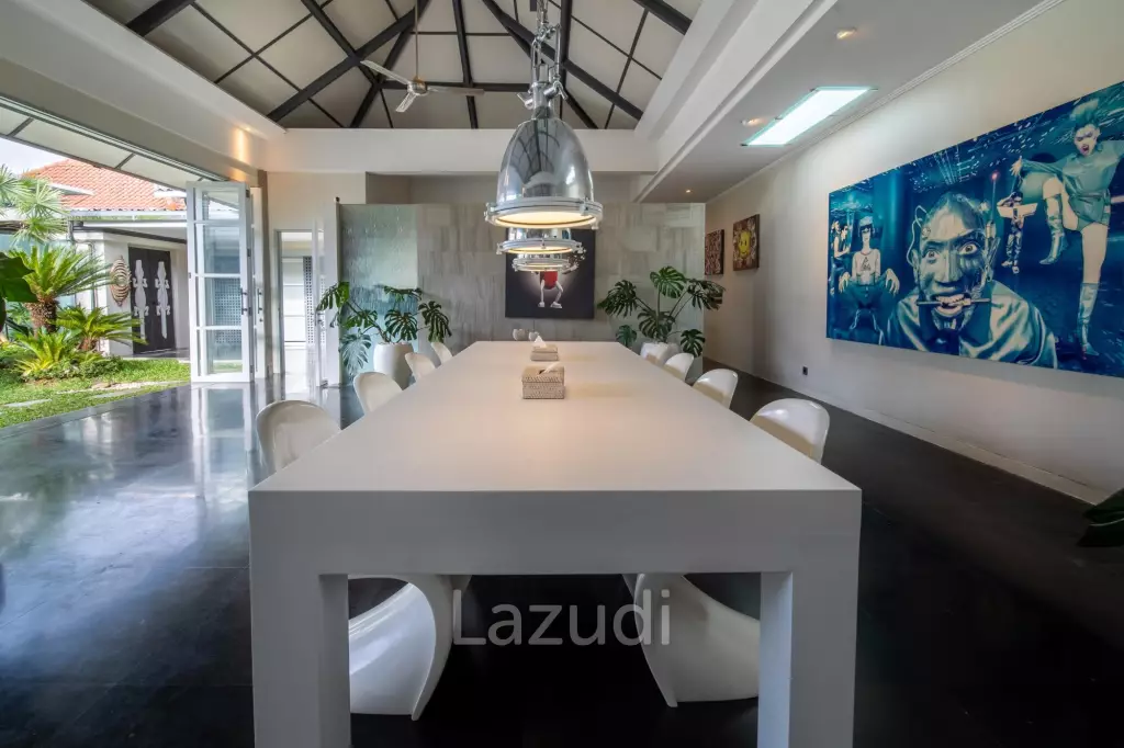 Spacious Four Bedroom Family Villa On Beachside Sanur