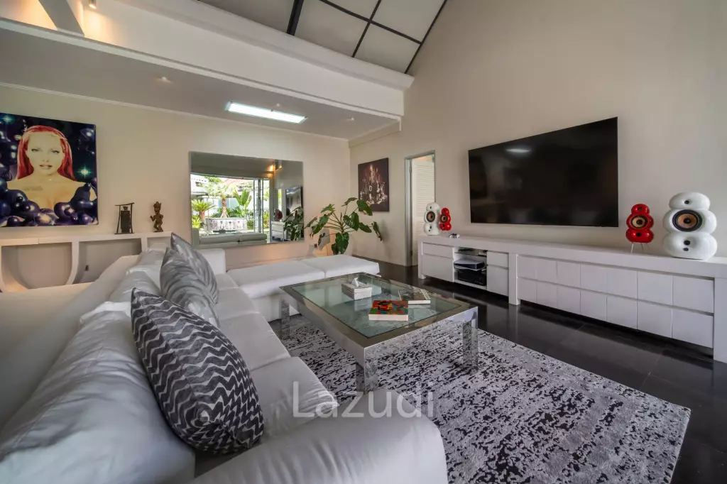 Spacious Four Bedroom Family Villa On Beachside Sanur