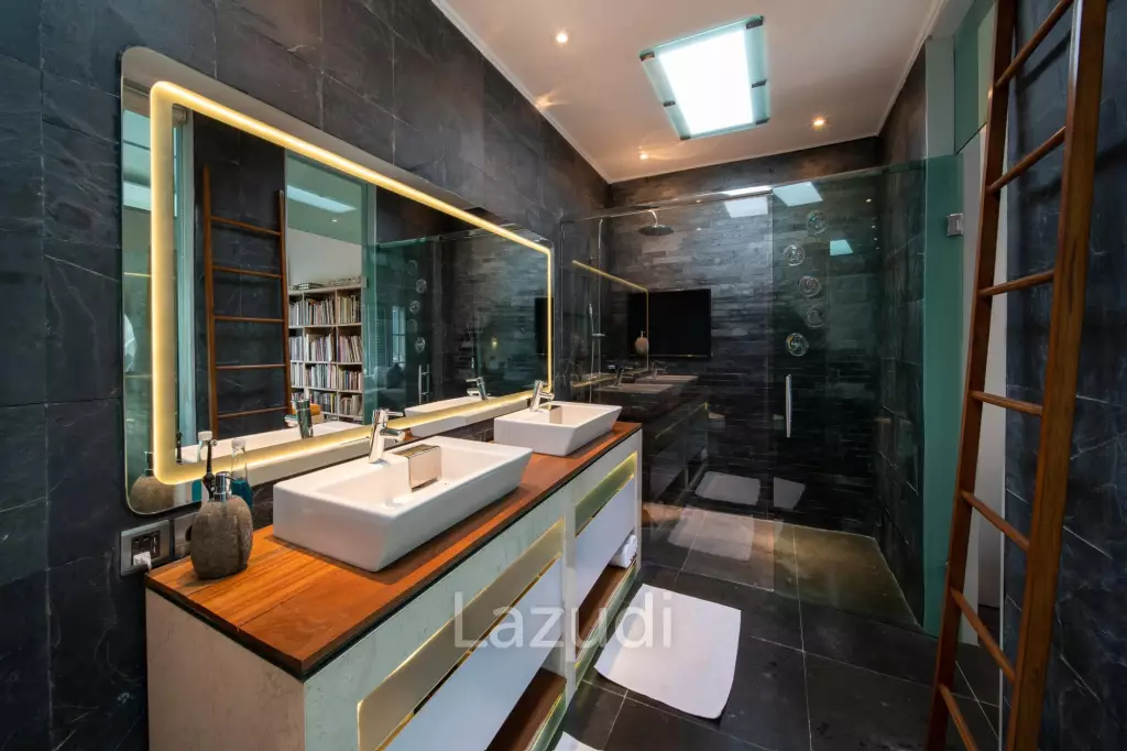 Spacious Four Bedroom Family Villa On Beachside Sanur