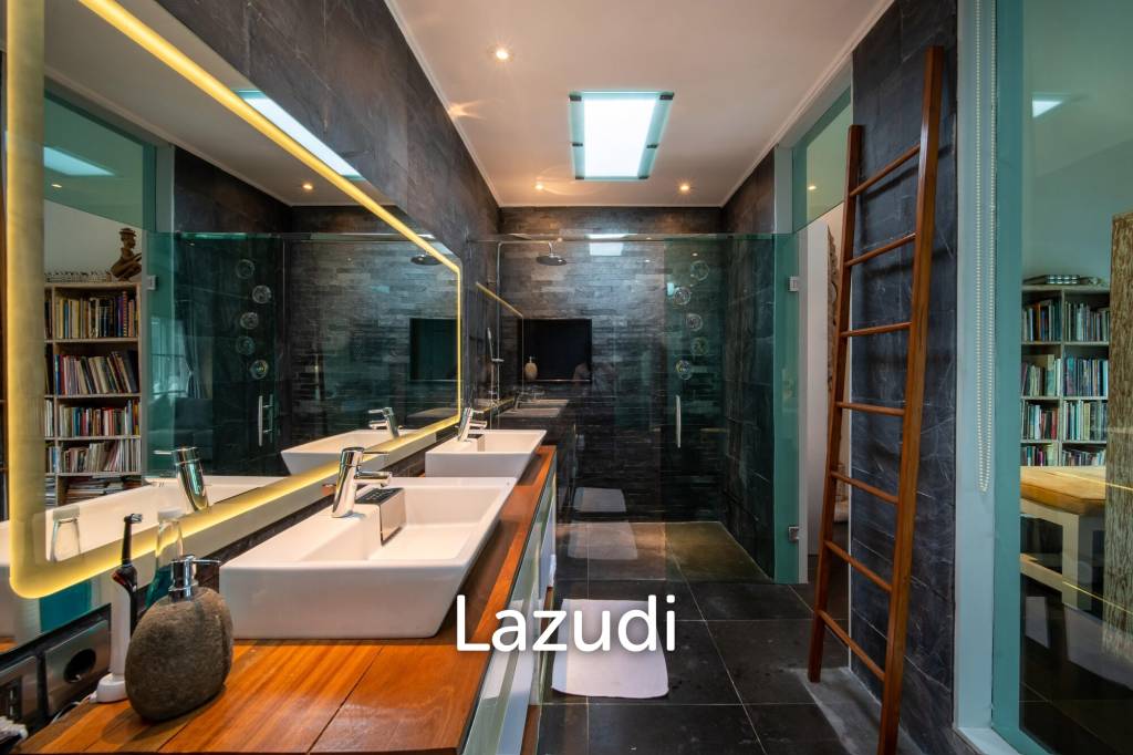 Spacious Four Bedroom Family Villa On Beachside Sanur