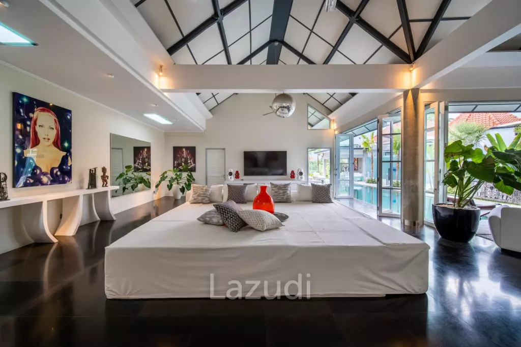 Spacious Four Bedroom Family Villa On Beachside Sanur