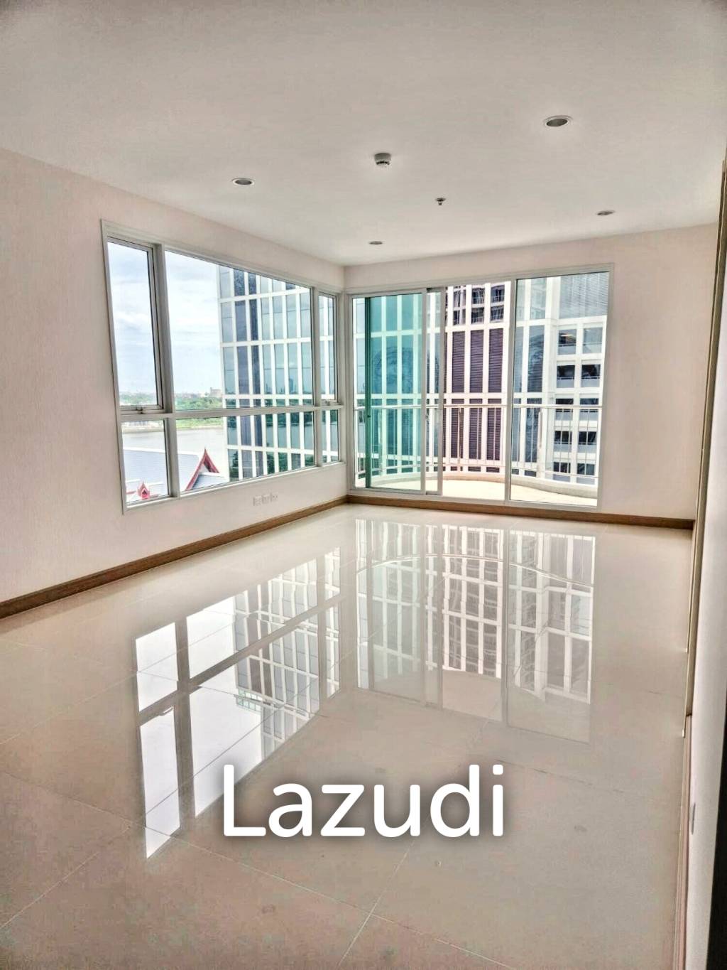 1 Bed 1 Bath 99 SQ.M Supalai Riva Grande