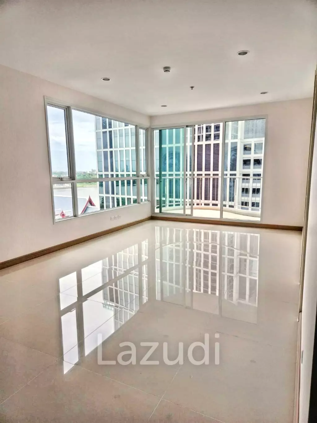 1 Bed 1 Bath 99 SQ.M Supalai Riva Grande