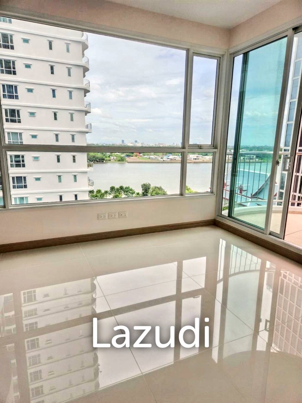 1 Bed 1 Bath 99 SQ.M Supalai Riva Grande