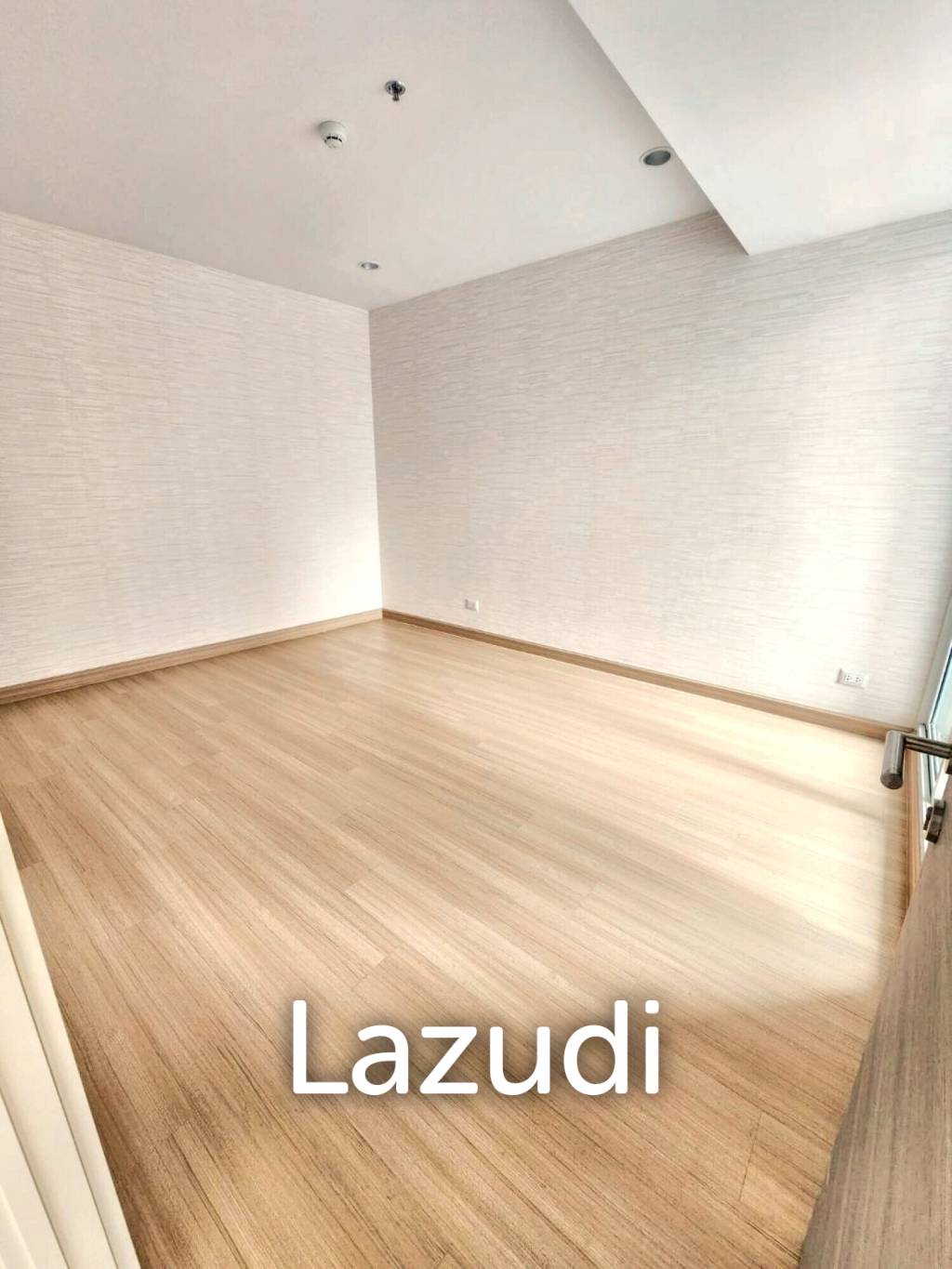 1 Bed 1 Bath 99 SQ.M Supalai Riva Grande