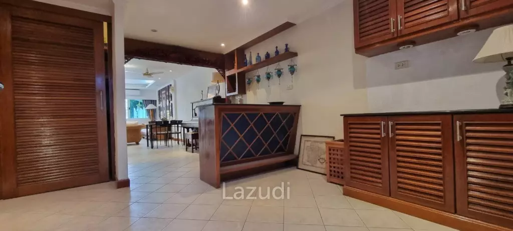 3 Beds 3 Baths 220 SQ.M. Townhouse in Pratumnak