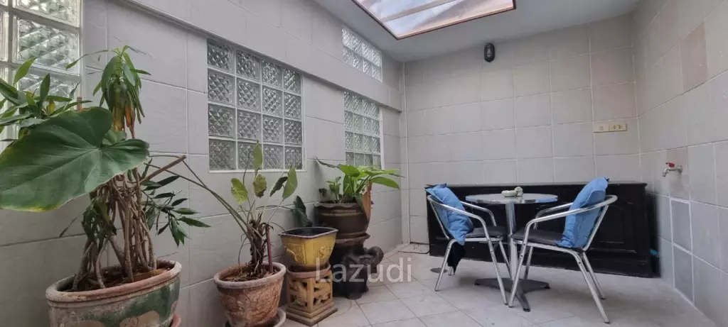 3 Beds 3 Baths 220 SQ.M. Townhouse in Pratumnak