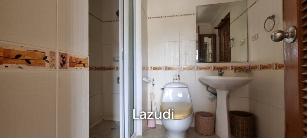 3 Beds 3 Baths 220 SQ.M. Townhouse in Pratumnak