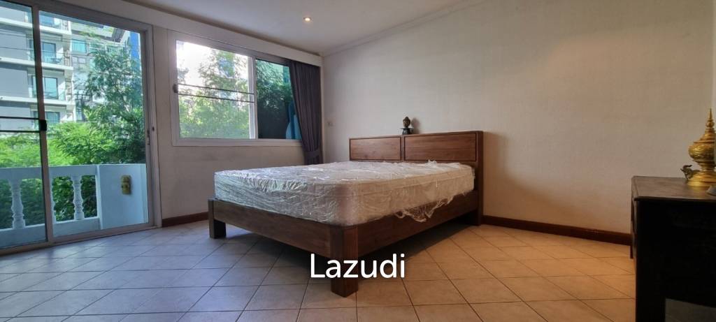 3 Beds 3 Baths 220 SQ.M. Townhouse in Pratumnak