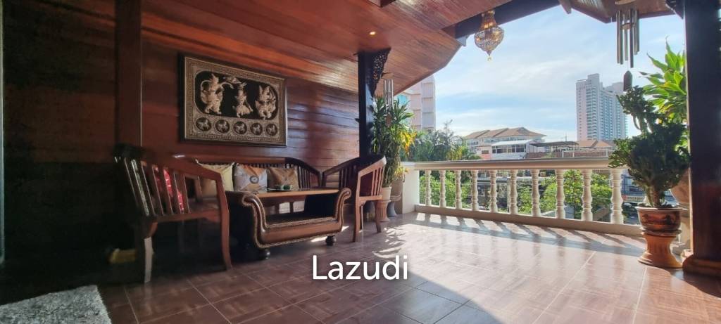 3 Beds 3 Baths 220 SQ.M. Townhouse in Pratumnak