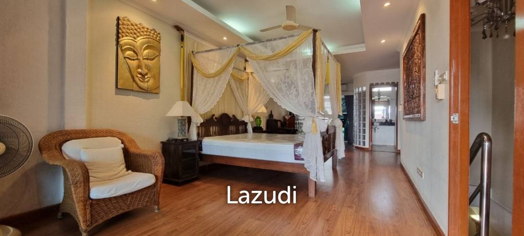 3 Beds 3 Baths 220 SQ.M. Townhouse in Pratumnak