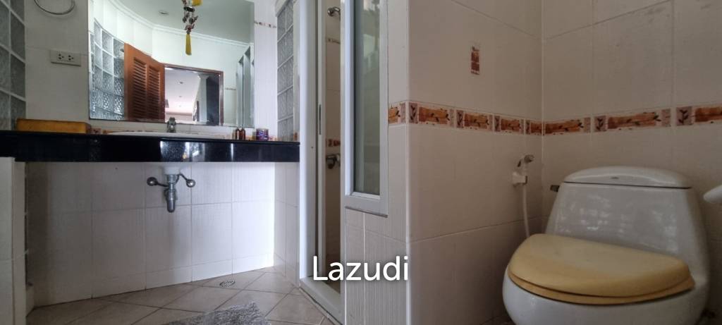 3 Beds 3 Baths 220 SQ.M. Townhouse in Pratumnak