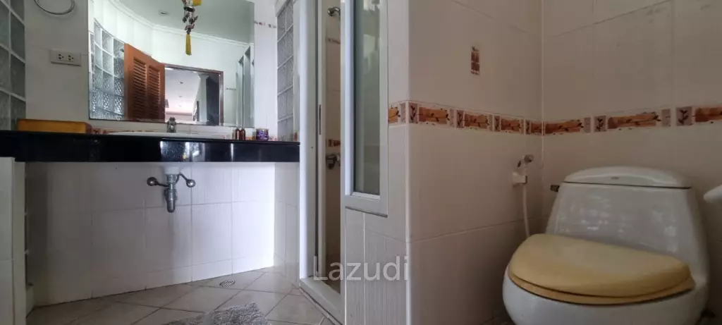 3 Beds 3 Baths 220 SQ.M. Townhouse in Pratumnak