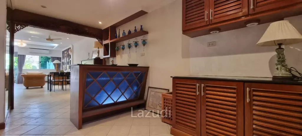 3 Beds 3 Baths 220 SQ.M. Townhouse in Pratumnak