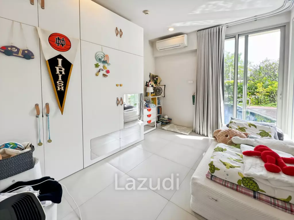Pool Access 2 Bedroom Condo in Baan Thew Talay Aqua Marine