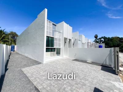 Modern Minimalist Townhouse in Ratsada Phuket
