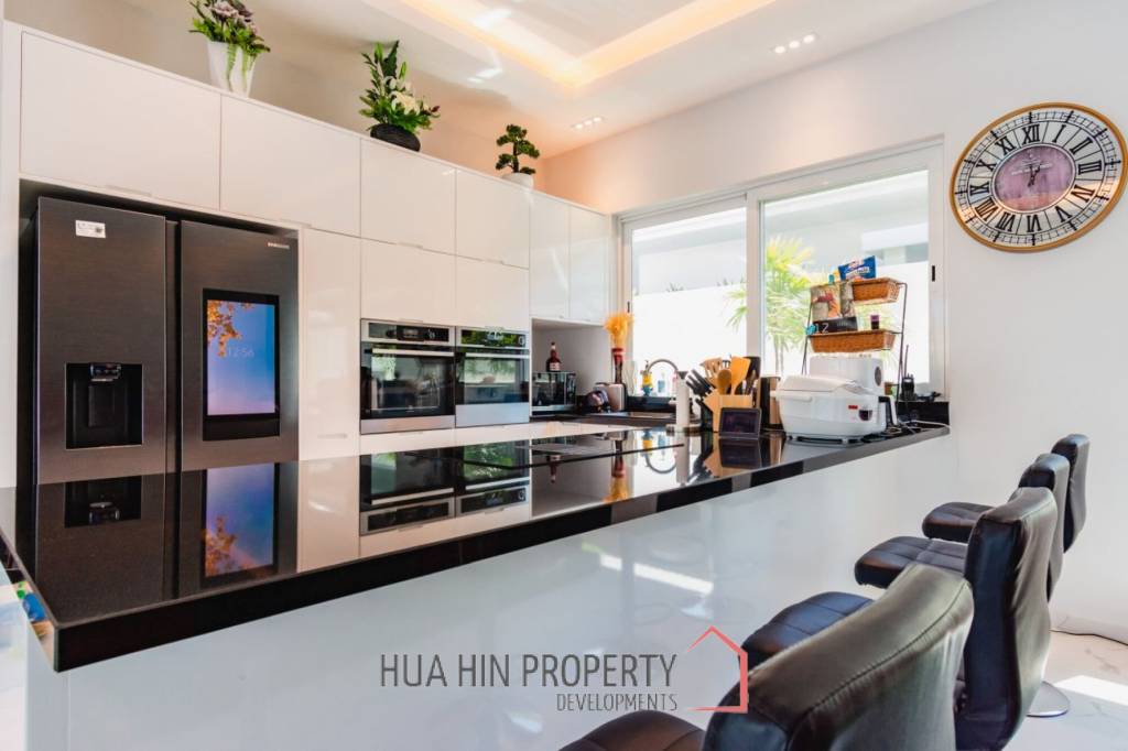 PALM AVENUE VILLAS 2 : 3 bed luxury pool villa