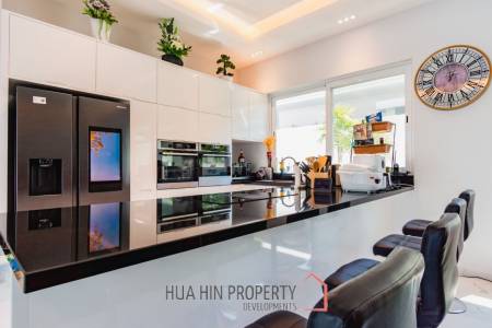 PALM AVENUE VILLAS 2 : 3 bed luxury pool villa