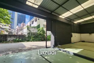 576SQM Warehouse On Huai Kwang main Rama IX Access with Parking