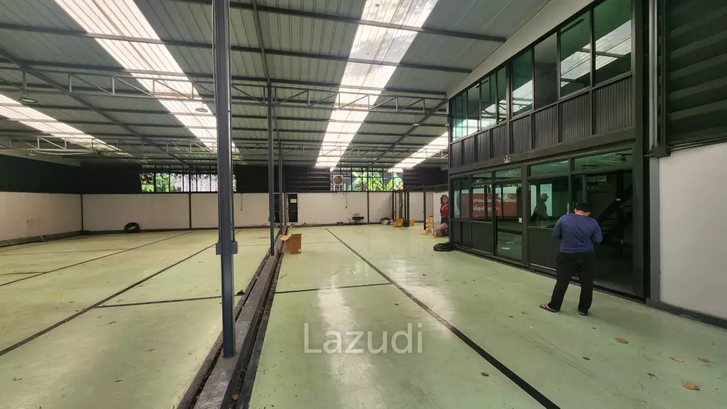 576SQM Warehouse On Huai Kwang main Rama IX Access with Parking