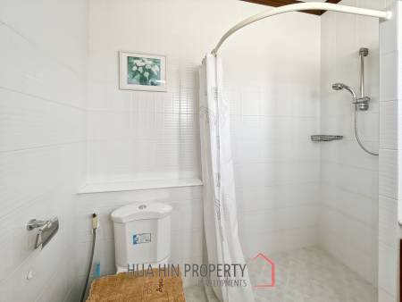 Spacious 2-Bedroom Home in Hua Hin Town soi 94