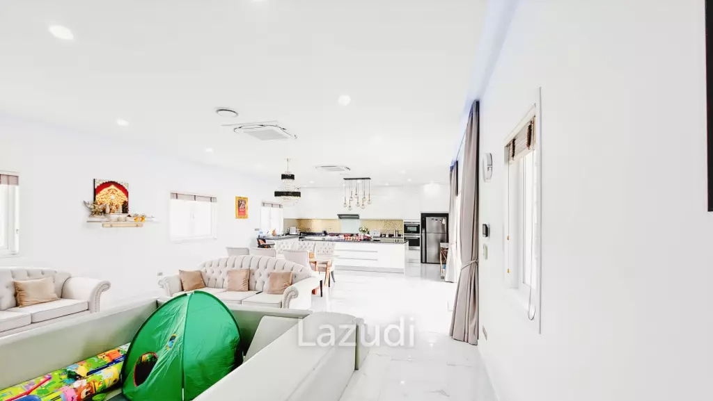 Luxurious Modern 3 Bedroom Villa with Pool in Aria Hua Hin 1