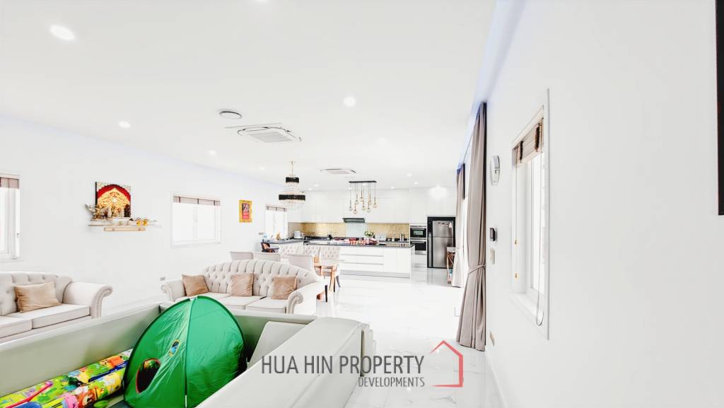 Luxurious Modern 3 Bedroom Villa with Pool in Aria Hua Hin 1
