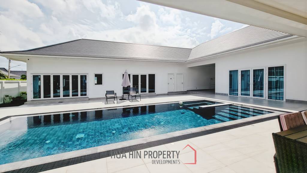 Luxurious Modern 3 Bedroom Villa with Pool in Aria Hua Hin 1