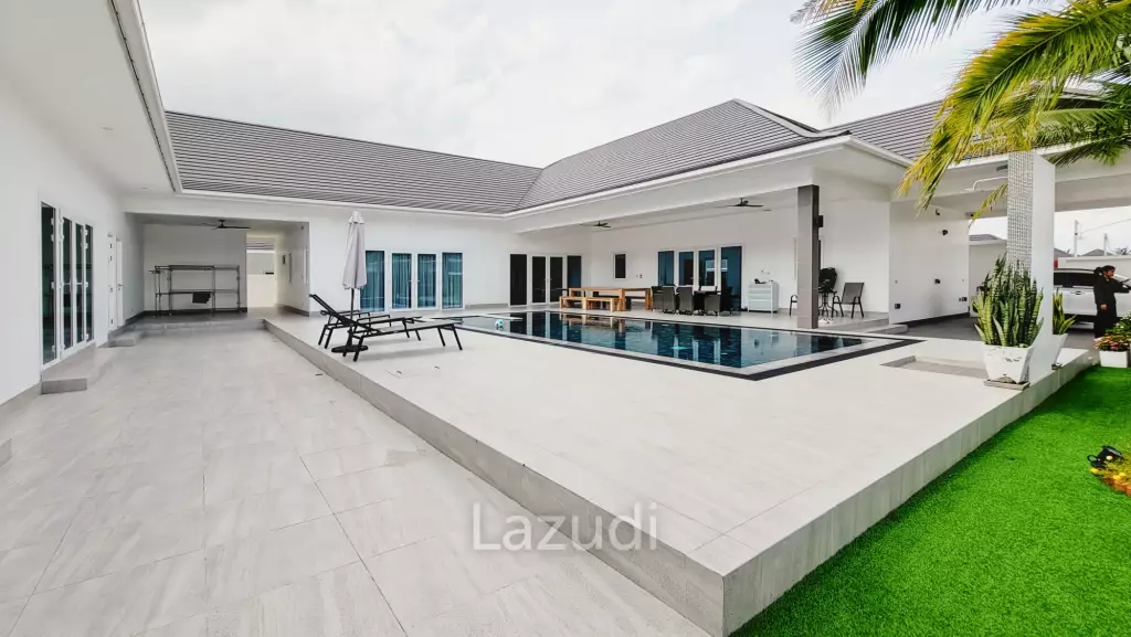 Luxurious Modern 3 Bedroom Villa with Pool in Aria Hua Hin 1