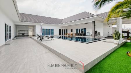 Luxurious Modern 3 Bedroom Villa with Pool in Aria Hua Hin 1