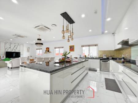 Luxurious Modern 3 Bedroom Villa with Pool in Aria Hua Hin 1
