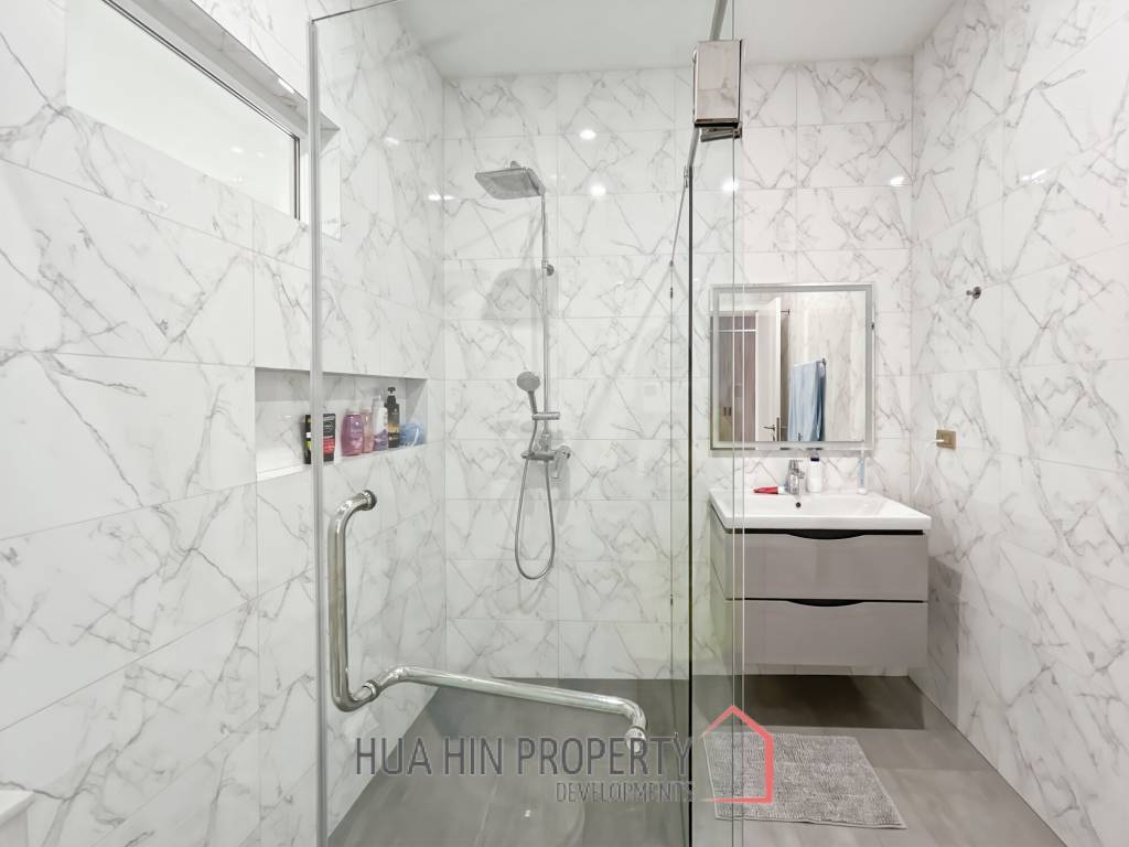 Luxurious Modern 3 Bedroom Villa with Pool in Aria Hua Hin 1