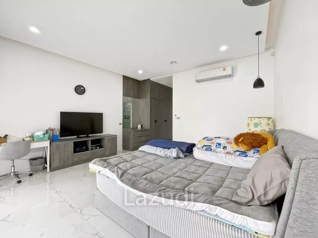 Luxurious Modern 3 Bedroom Villa with Pool in Aria Hua Hin 1