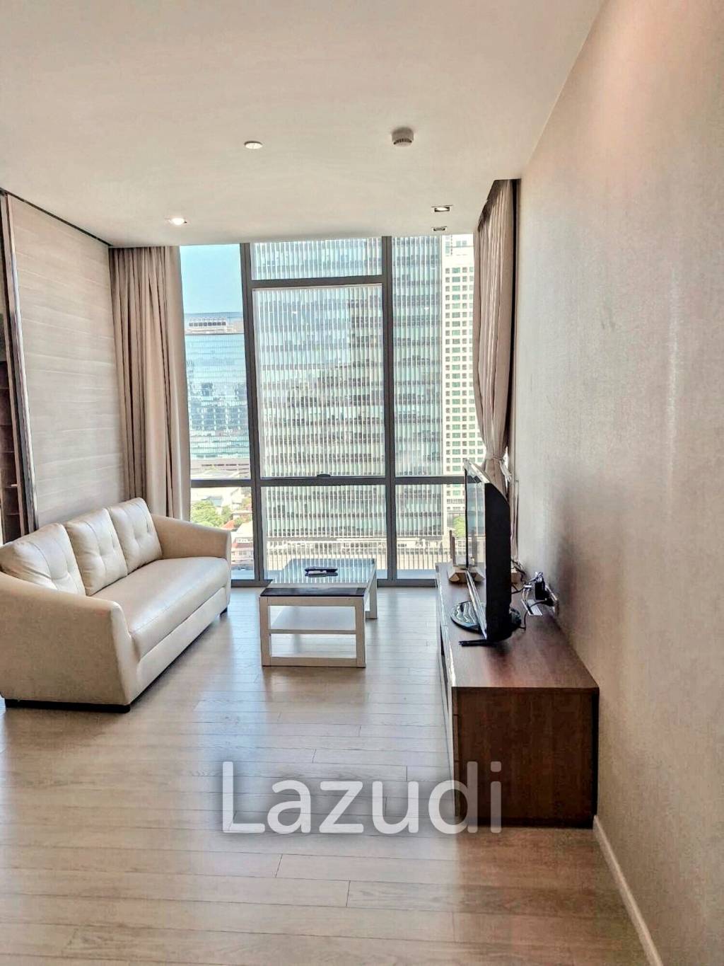 1 Bed 1 Bath 52 SQ.M The Room Sukhumvit 21