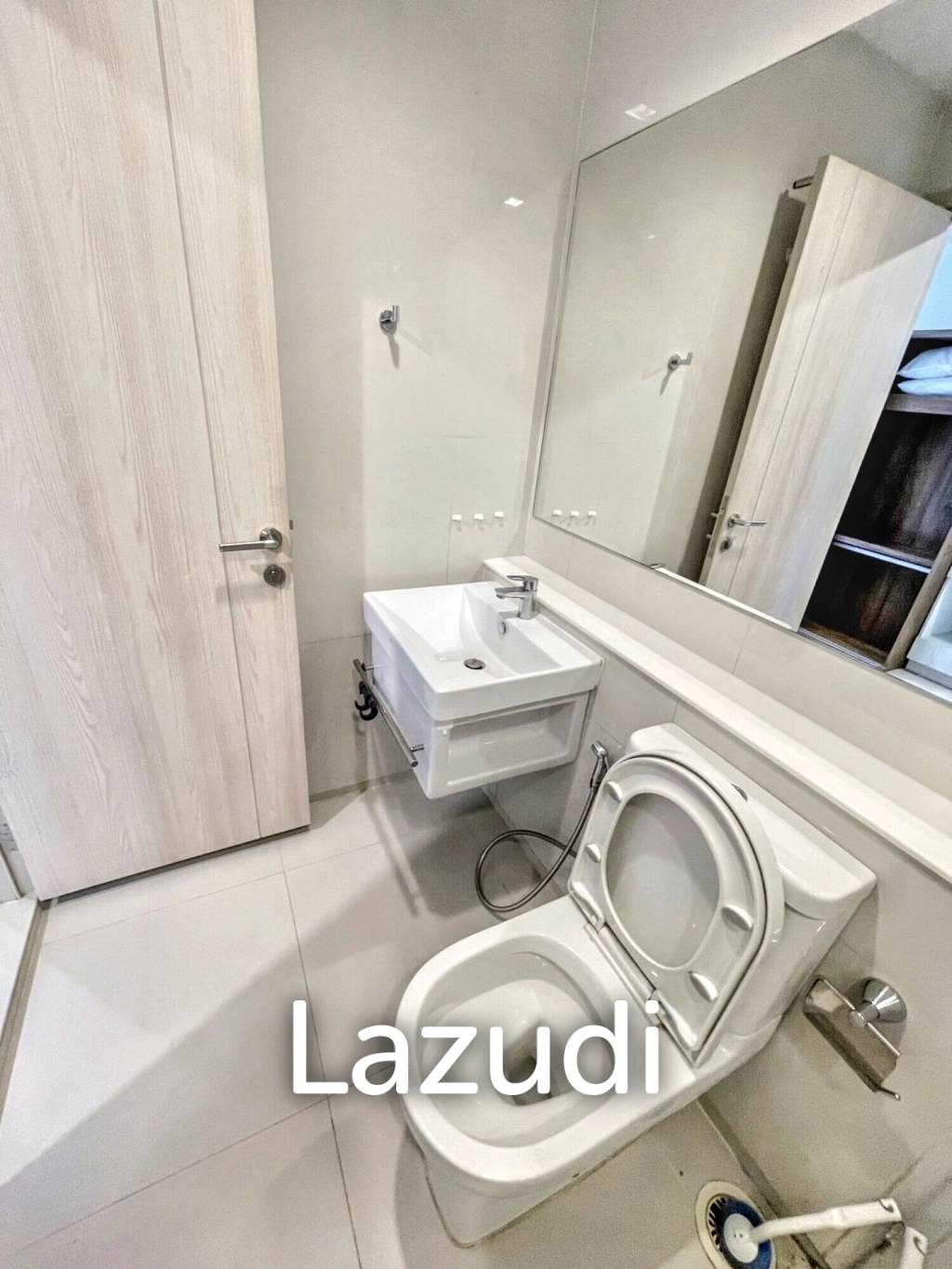 Studio 1 Bathroom 28 SQ.M Life One Wireless