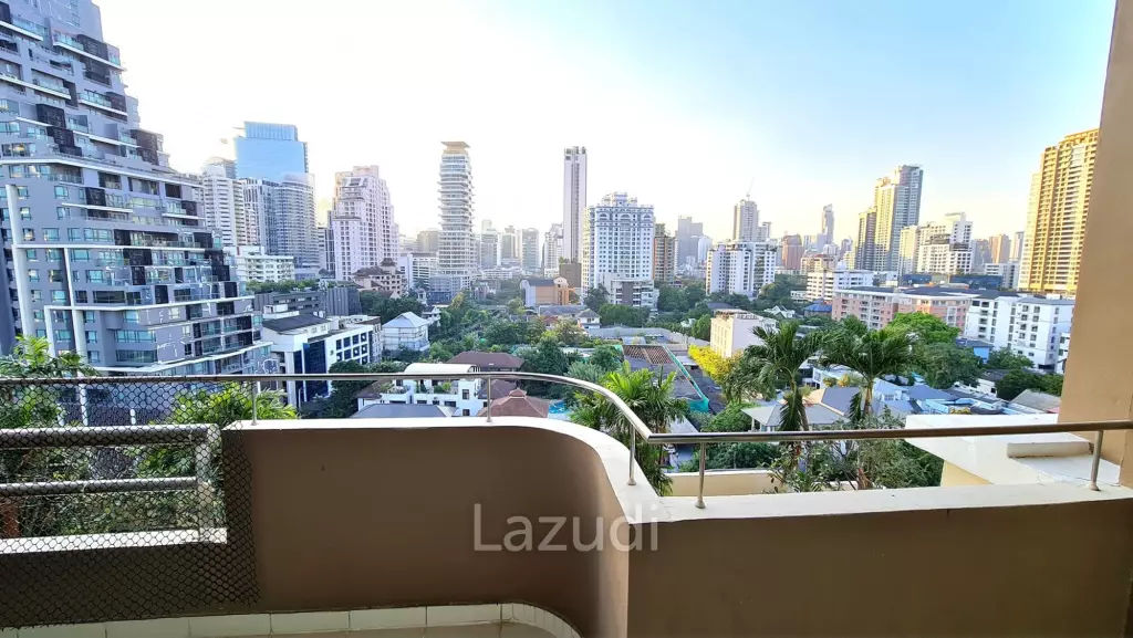 2 Bedrooms 2 Bathrooms 173 SQ.M Piyathip Place