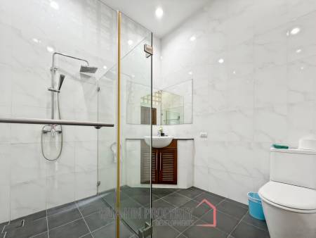 Orchid Palm Homes 3: Exquisite 3-Bed Villa with Pool