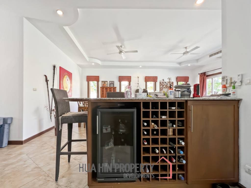 Orchid Palm Homes 3: Exquisite 3-Bed Villa with Pool